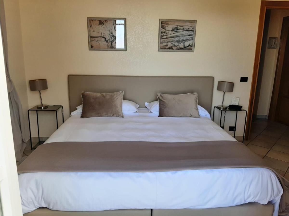 Relais Juliette Otel La Morra Dış mekan fotoğraf